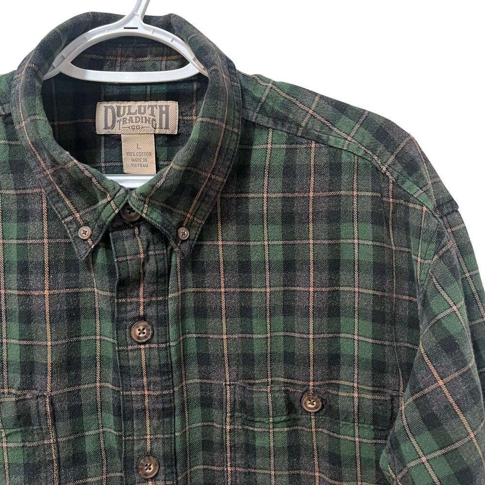 Duluth Men's Free Swingin' Flannel Relaxed Fit Shirt Green Plaid Large